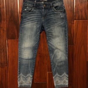 White House Black Market Skinny Crop Jeans 2P